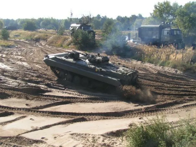 Bild: Tag der offenen Tür der Firma Panzer-Power GmbH, die Panzerfahrschule