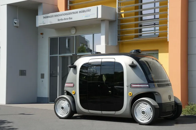 Zuwachs für die Flotte hochautomatisierter Forschungsfahrzeuge am Thüringer Innovationszentrum Mobilität Bild: Zuwachs für die Flotte hochautomatisierter Forschungsfahrzeuge am Thüringer Innovationszentrum Mobilität