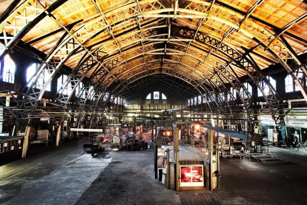 Bild: 111 Jahre Glas für Architektur und Kunst: Glashütte Lamberts Waldsassen