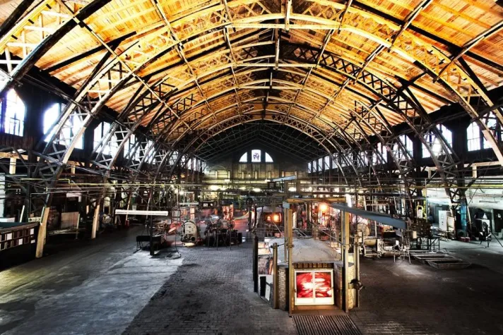 Bild: 111 Jahre Glas für Architektur und Kunst: Glashütte Lamberts Waldsassen