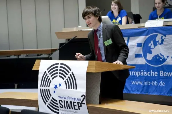 Bild: Jetzt als Schüler für die SIMEP 2011 anmelden und Europapolitik hautnah erleben
