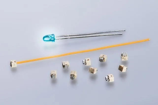 ERNI Electronics ermöglicht zuverlässigen Leiterplattenanschluss auch auf kleinstem Raum Bild: ERNI Electronics ermöglicht zuverlässigen Leiterplattenanschluss auch auf kleinstem Raum