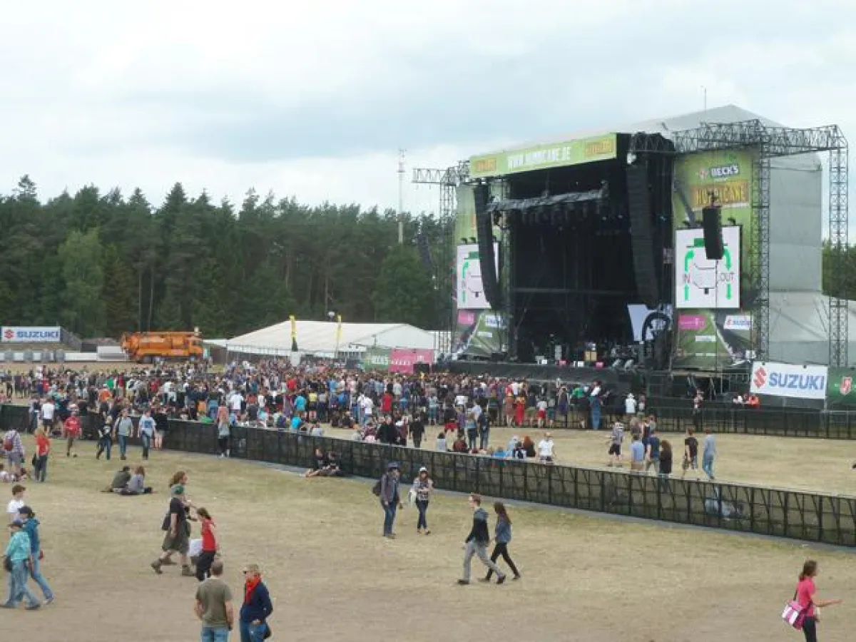 eps: GIGS Bühnenbarrikaden beim Hurricane 2012