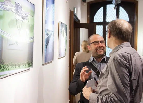 Bild: Professor der Hochschule Harz zeigt Symbiose aus zeitloser Architektur und 3D-Technik