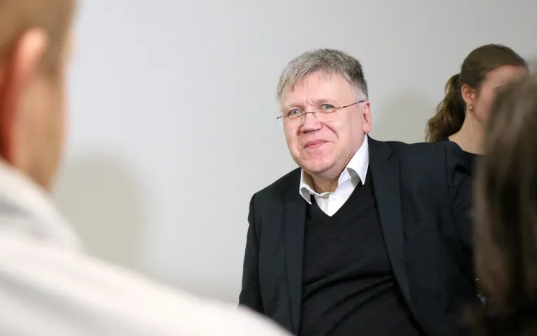 Wahlleiter, Professor, Optimist Bild: Wahlleiter, Professor, Optimist