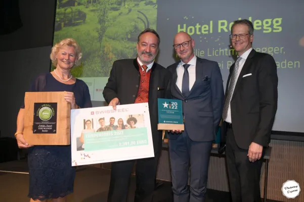 Swissfeel-Förderpreis für Nachhaltigkeit: Hotel Rehlegg erhält bei der Busche-Gala mehrere Auszeichnungen Bild: Swissfeel-Förderpreis für Nachhaltigkeit: Hotel Rehlegg erhält bei der Busche-Gala mehrere Auszeichnungen