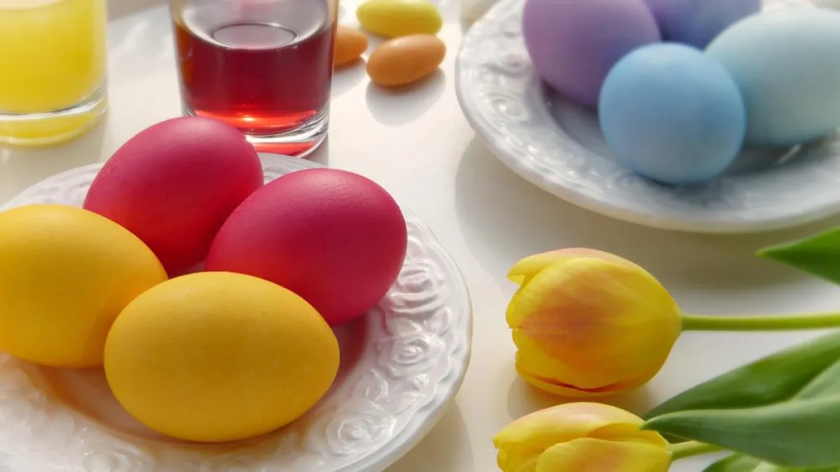 Bunte Ostereier: Bastel-Spaß mit natürlichen Farbstoffen. © Pixabay