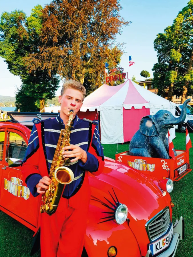 Manege frei für Maus, Clowns und Artisten heißt es beim Circus Dimitri.