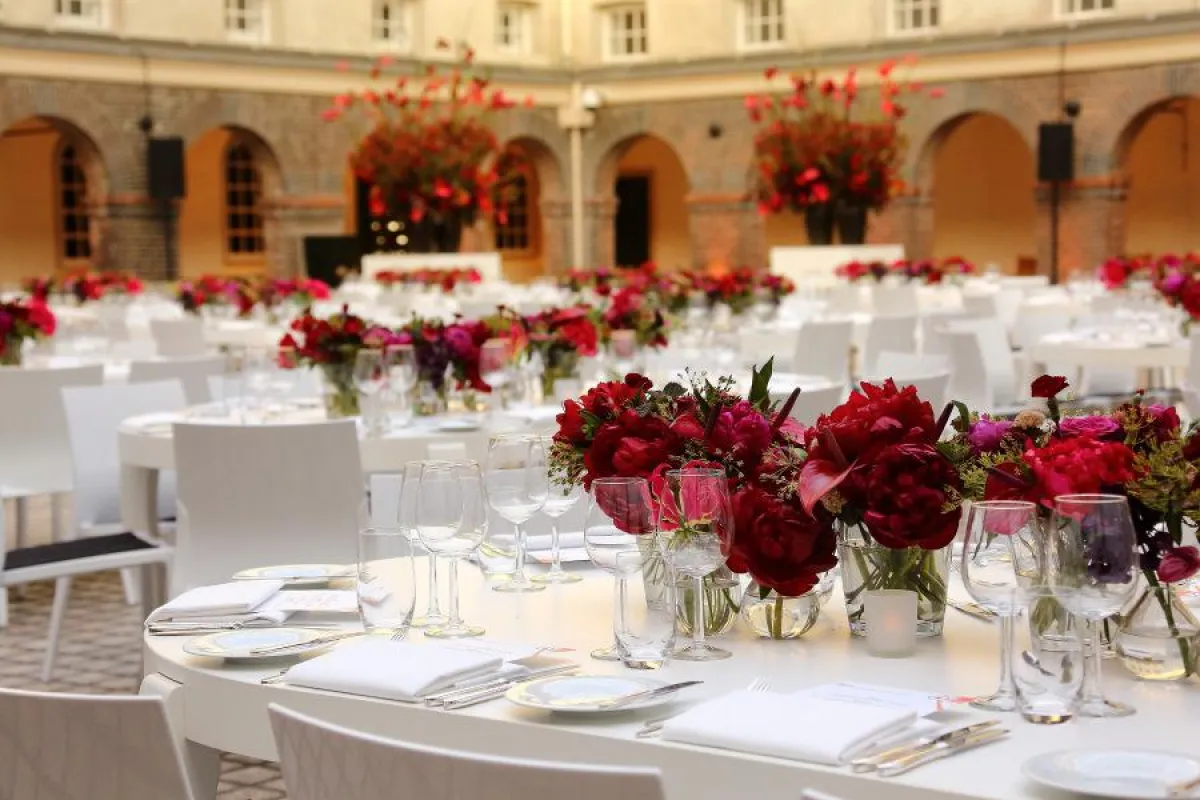 Party Rent inszeniert maritimes Abendessen im Schifffahrtsmuseum in Amsterdam