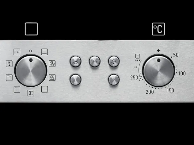 Bild: Edel und Stahl - Frontplatten und Frontblenden aus Edelstahl