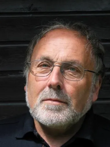 Bild: Hans Scheibner im Ostseekabarett