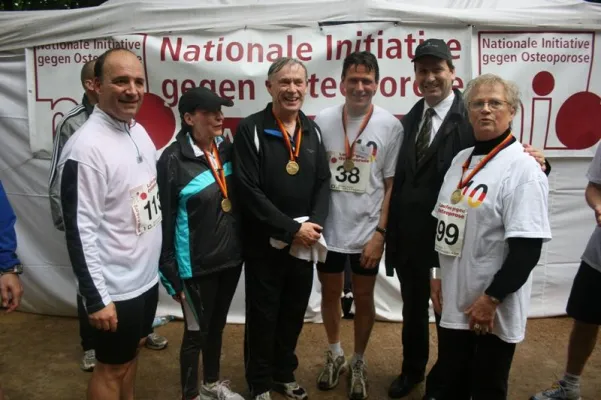 Bild: Prominenter Lauf gegen Knochenschwund - Bundestagslauf im Zeichen der Nationalen Initiative gegen Osteoporose