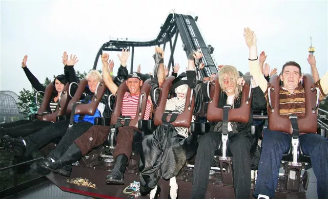 Bild: Deutschlandpremiere im Heide-Park Resort: „Mutter“ als erstes Skelett in den Fängen der KRAKE