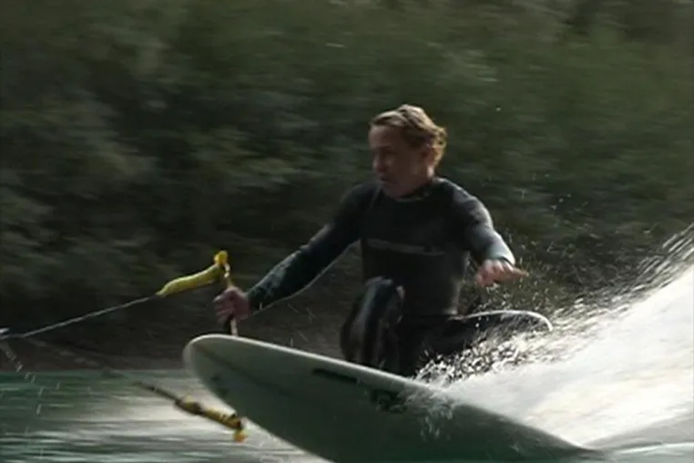 Bild: Bungeesurfing: „ Der neue Trend präsentiert an den ANYWAY-RiverGames 07 “
