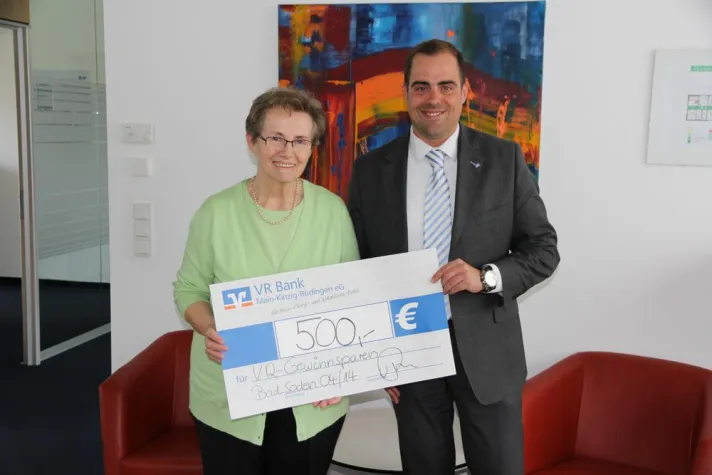 Bild: Glückliche Gewinnerin