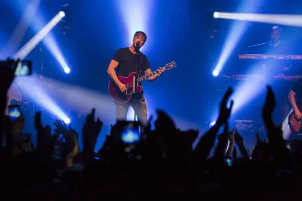 Bild: Sunrise Avenue touren mit ELATION