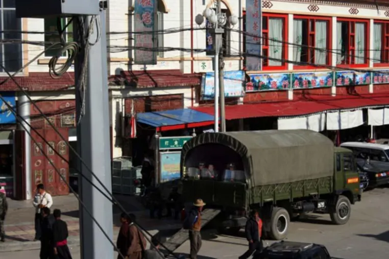 Bild: In Osttibet 13 Tibeter verurteilt, strenge Einschränkungen für die Bevölkerung
