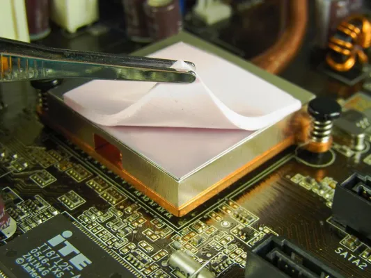 Elektroantrieb und Isolationsfolien – zu weit voneinander entfernt? Bild: Elektroantrieb und Isolationsfolien – zu weit voneinander entfernt?