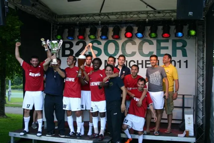 Sommer B2SOCCER 2013 – WIR SIND ERSTE LIGA Bild: Sommer B2SOCCER 2013 – WIR SIND ERSTE LIGA