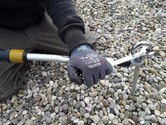 Bild: Absturzsicherung: Wartung und Installation durch Industrie Kletterer Hamburg IKH GmbH
