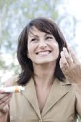 Verwöhnprogramm und Ersthelfer nach dem Sonnenbad Bild: Verwöhnprogramm und Ersthelfer nach dem Sonnenbad