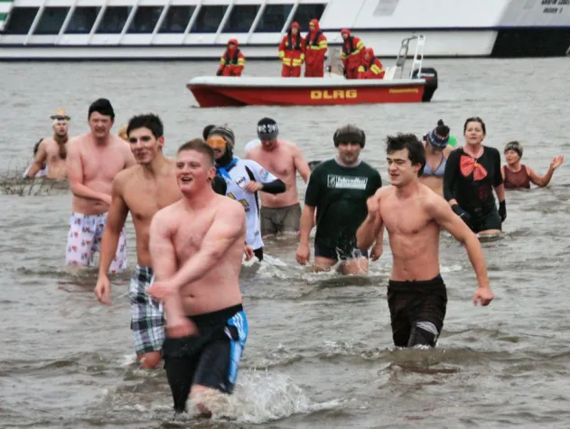 Bild: 15. Dresdner Neujahrsschwimmen am 20.01.2013