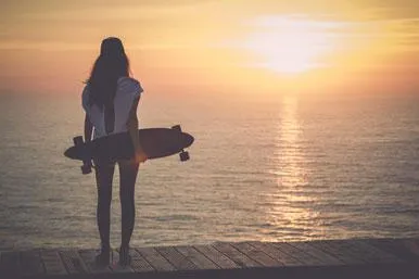Bild: Jugendreisen ins Ausland – So wird der Sommer ein voller Erfolg