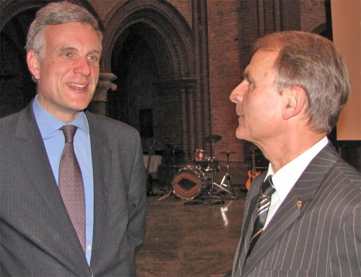 Stephan Schwarz , Präsident der Handwerkskammer Berlin und Gespräch mit dem Landesinnungsmeister der Zahntechniker-Innung Karlfried Hesse