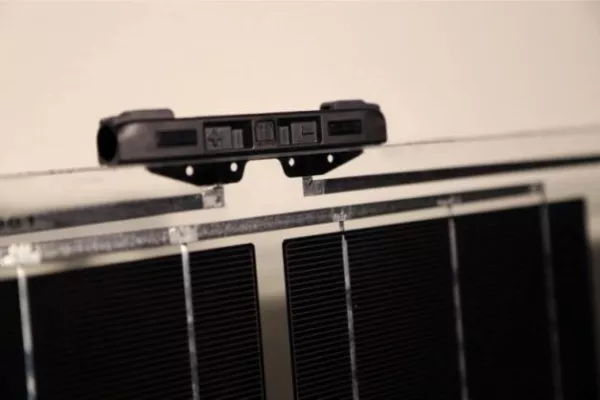 Bild: Doppelglas-Solarmodule von asola erhalten baurechtliche Zulassung