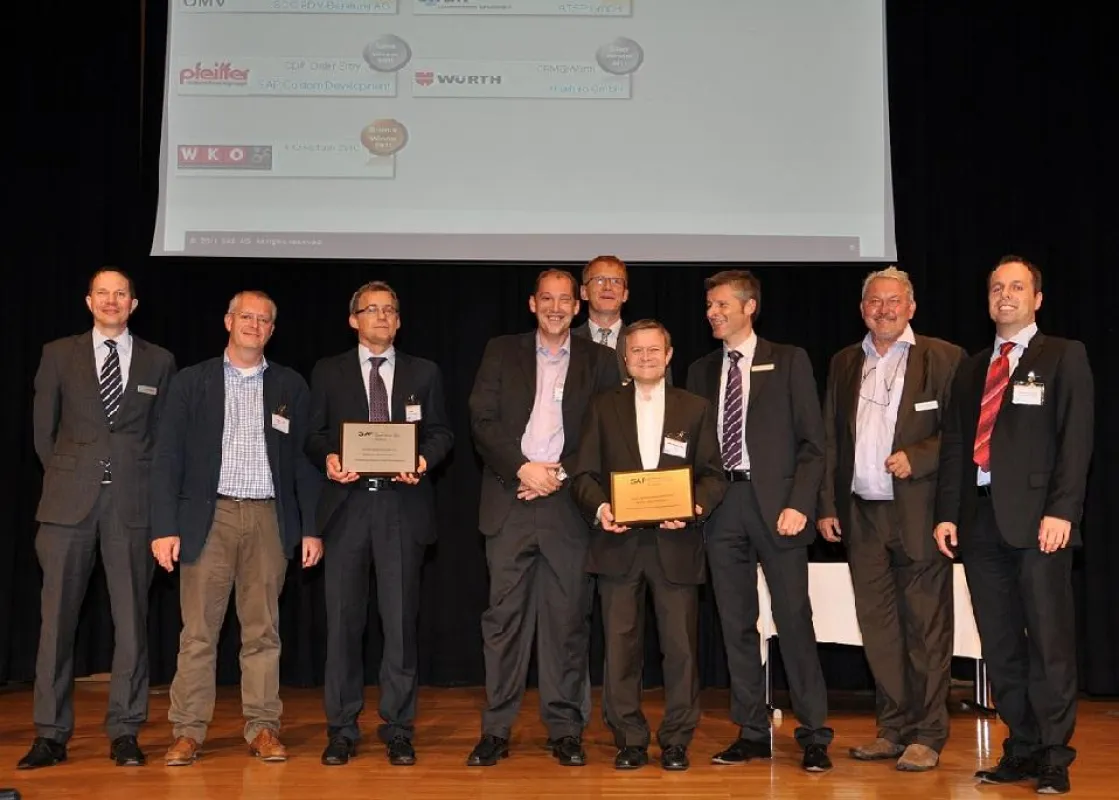 v.l.n.r.: Andreas Muther (SAP Österreich), Matthias Götz (maihiro), Friedrich Saller (Würth), u.a. - ©Teresa Havel (fotoart.at)