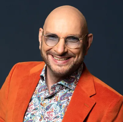 Bild: TV-Star RALPH MORGENSTERN im Hit-Musical SISTER ACT 