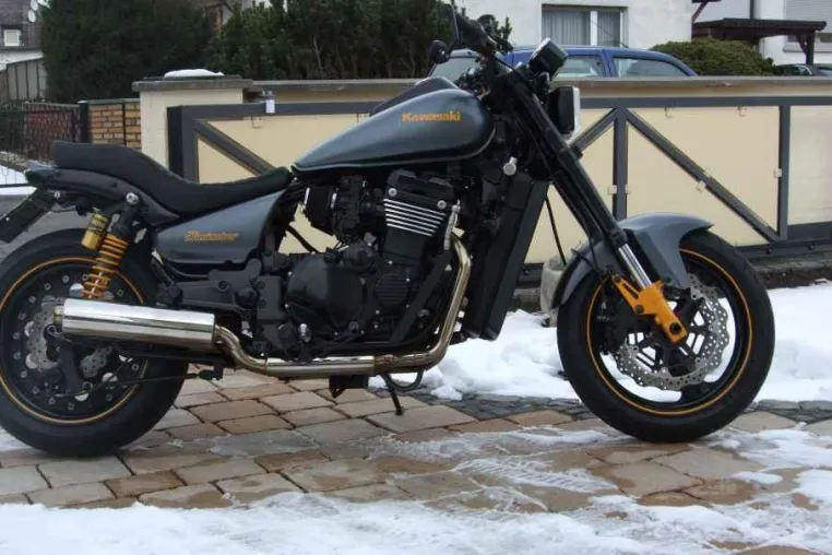 Noch hat die Motorrad-Werkstatt Termine frei…. Bild: Noch hat die Motorrad-Werkstatt Termine frei….