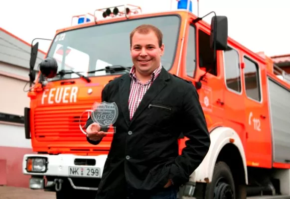 Bild: Auch außer Dienst immer im Einsatz – Feuerwehrmann aus Neunkirchen wird Highway Hero Dezember