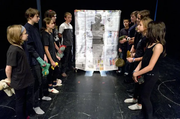 Bild: „UNBEZAHLBAR! – 1. Berliner Kinderkongress“ vom 24. – 26.10.11 im „GRIPS Klosterstraße“ (Podewil)