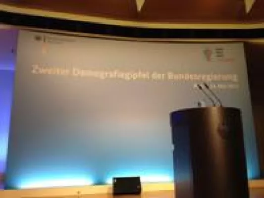 Bild: Geschäftsführer von Muncarad nimmt am zweiten Demografiegipfel der Bundesregierung teil