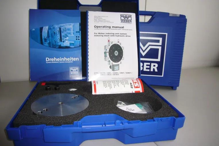 Kompletter Service aus dem Koffer Bild: Kompletter Service aus dem Koffer