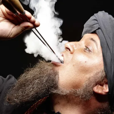 Bild: Masken, Clowns und Kabarett: Kleinkunst auf dem mamuku