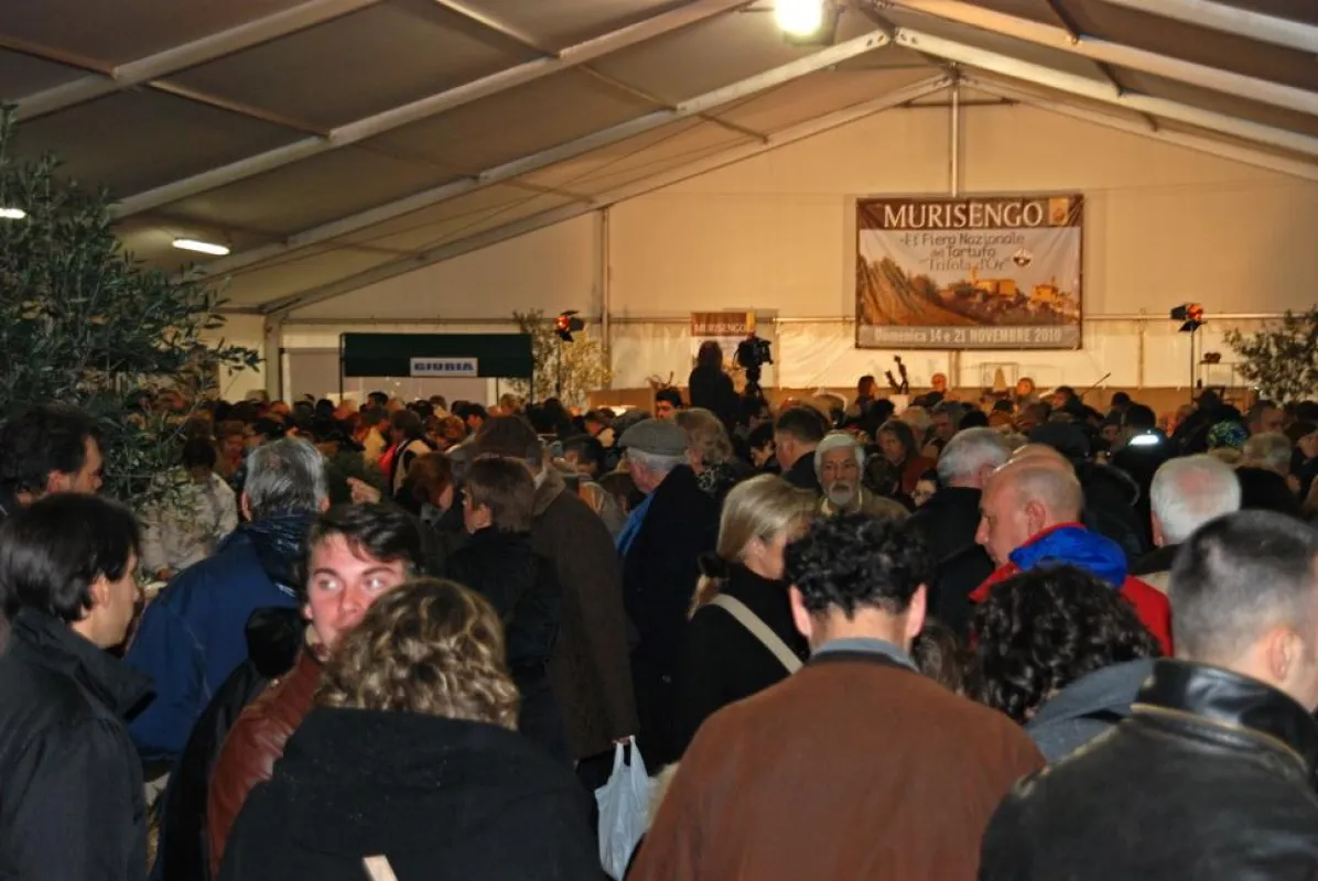 Die Trüffelmesse in Murisengo zieht die Menschen magisch an. Die Tenuta Tenaglia ist dabei.