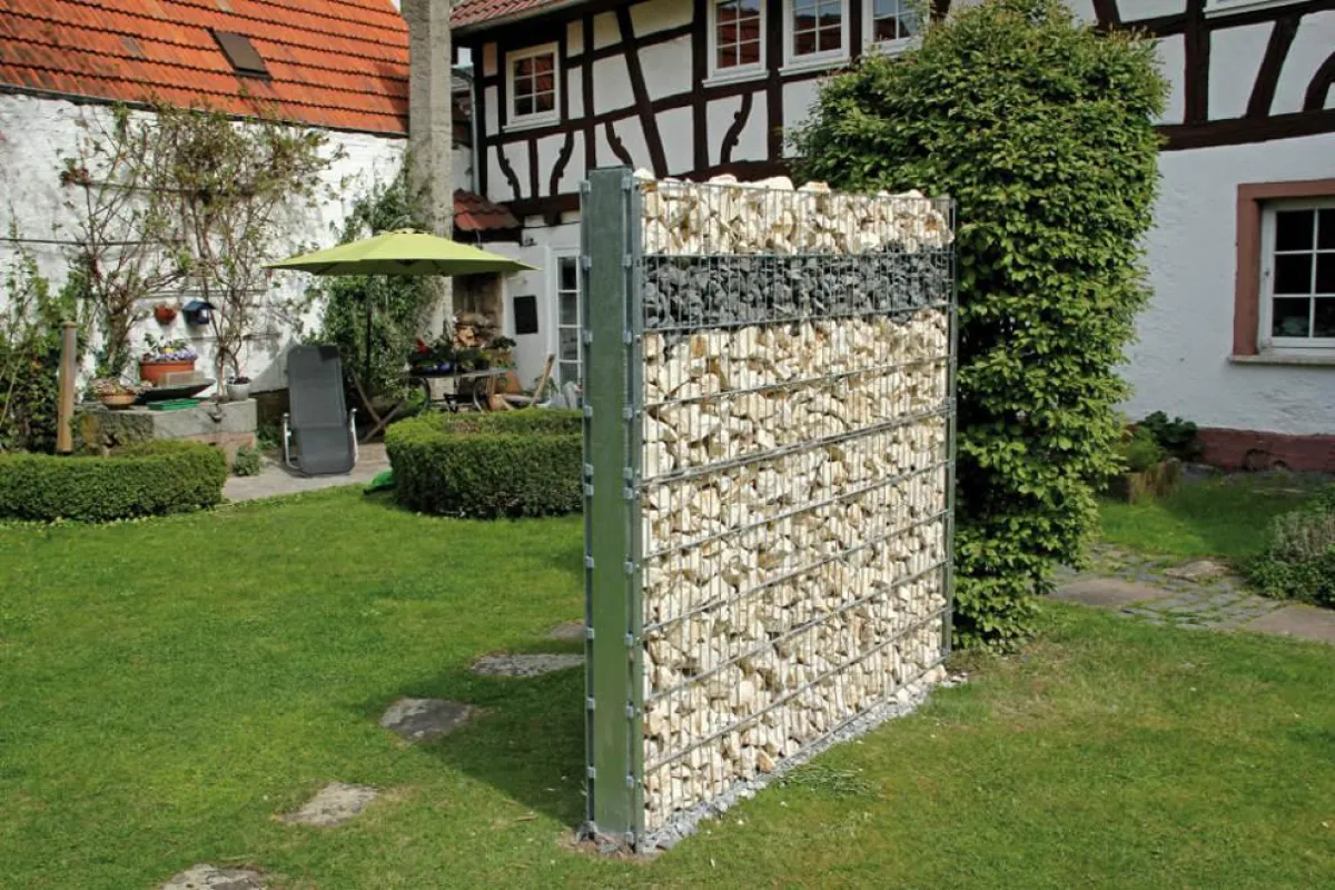 STEP2 Gabione fertig aufgebaut als Sichtschutz