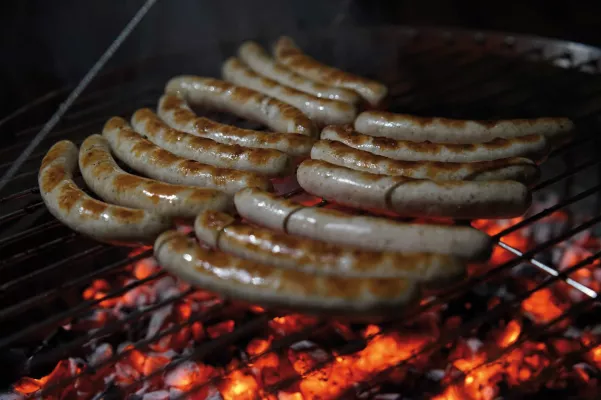 Bild: RACK & RÜTHERs Grillempfehlung für Feinschmecker: Bauer Korte Bratwurst