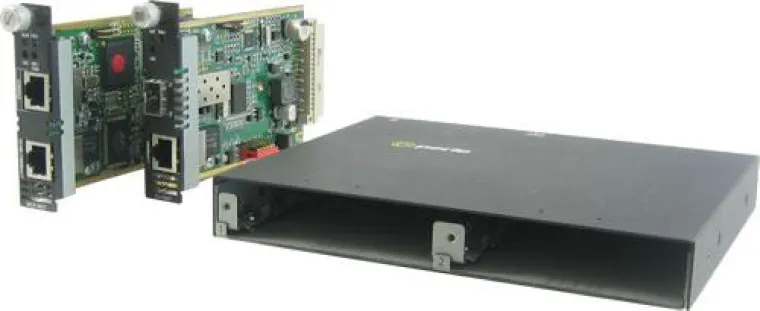 Perle Systems stellt MCR200 2 Slot Medienkonverter Chassis vor Bild: Perle Systems stellt MCR200 2 Slot Medienkonverter Chassis vor