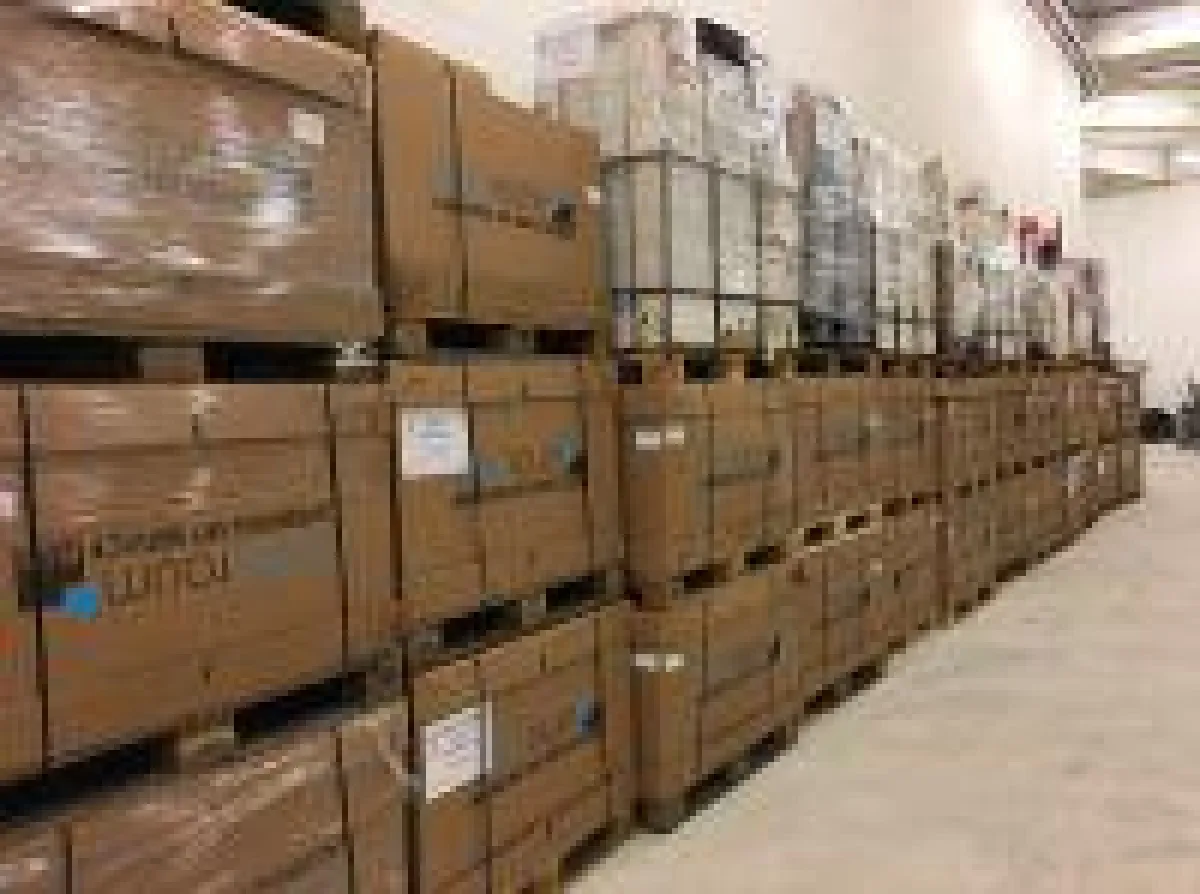 Die Staatsoper zurück in Ihr Stammhaus und nutzt für Ihr Equipment die Extraraum-Lagerboxen.