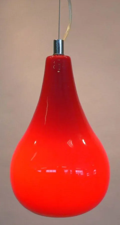 Mini Drop. Rot oder weiß, Höhe 28, Breite 16 cm.