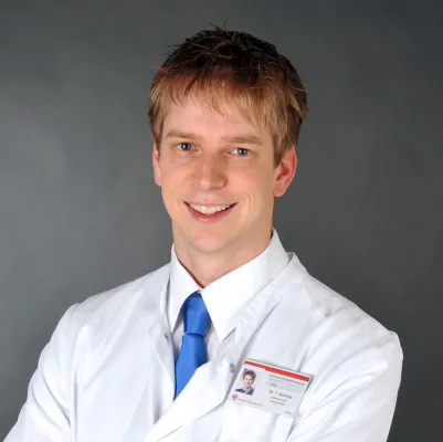 Bild: Nachwuchswissenschaftler Dr. Tim Schultz mit Dr.-Georg-Preis geehrt