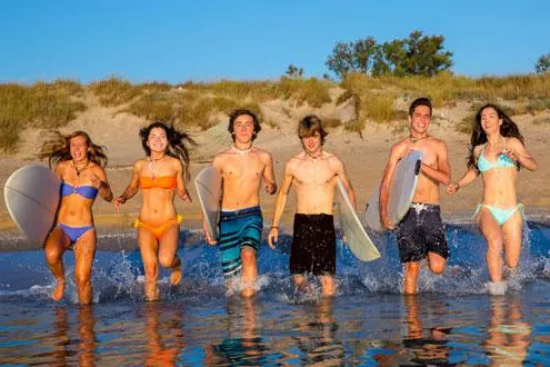 Bild: Jugendreisen im Sommer – Spaß und Unterhaltung garantiert