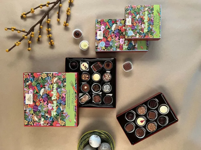Bild: Fröhlich buntes Frühlings-Gewimmel: Die neue Oster-Kollektion der Lauenstein Confiserie 