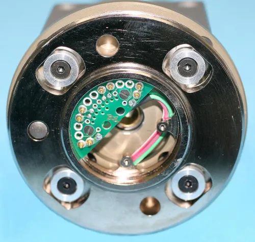 Bild: Robotik-Schnittstelle mittels SMD-Miniaturfederkontakt