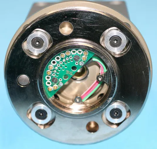 Bild: Robotik-Schnittstelle mittels SMD-Miniaturfederkontakt