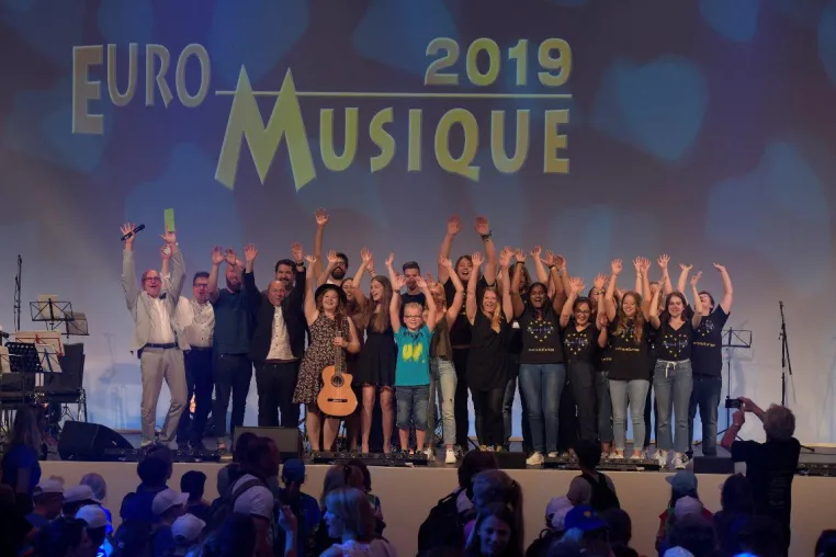 Bild: Tina Schlechter gewinnt den 12. “Welcome to Europe“ Songcontest