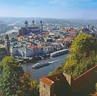 Bild: Wegweiser für die Festspiele Europäische Wochen 2009